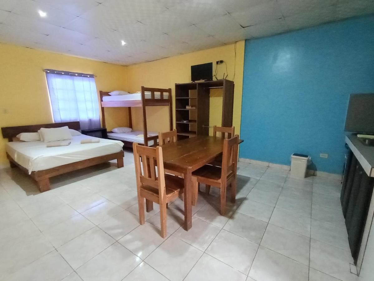 Sun Havens Apartments & Suites Bocas del Toro Exterior photo