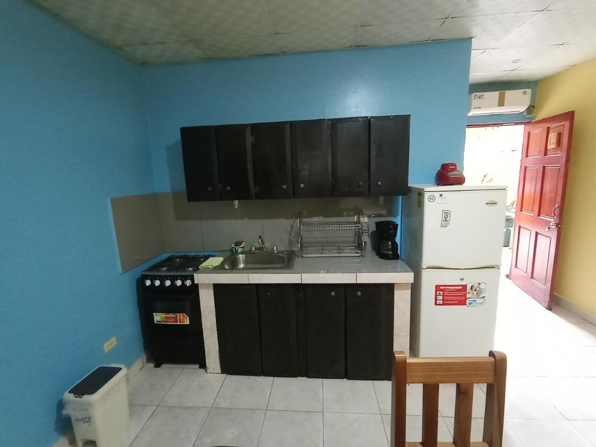 Sun Havens Apartments & Suites Bocas del Toro Exterior photo