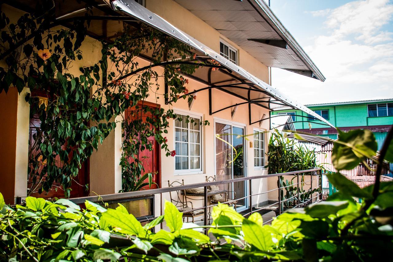 Sun Havens Apartments & Suites Bocas del Toro Exterior photo
